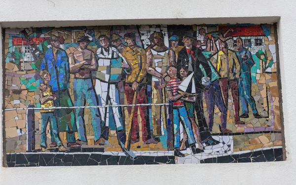 TRIESTE, ITALIA - 22 de julio: Mosaico de San Miguel en la fachada de la Iglesia Ortodoxa Serbia en Trieste el 22 de julio. 2015 en Trieste, Italia —  Fotos de Stock