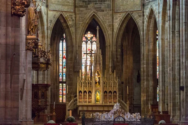 Idade retro churchold retro igreja fundo em estilo gótico — Fotografia de Stock