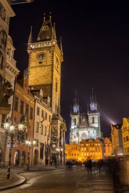 Çek Cumhuriyeti, Prag - 02 Ekim 2017: Harika bir Avrupa şehir görünümünü. Ostop Kulesi spiers ile