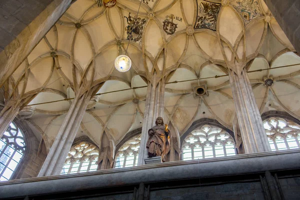 Gamla retro churchold retro kyrkliga bakgrund i gotisk stil — Stockfoto