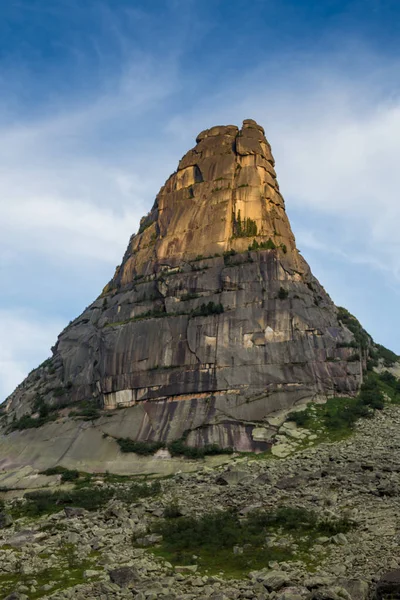 Hohe Bergklippen im Ergaki-Nationalpark, Russland — Stockfoto