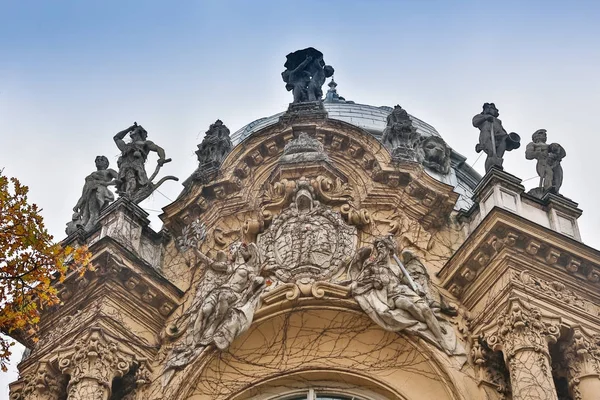 Budapeşte, binanın ön görünüm — Stok fotoğraf