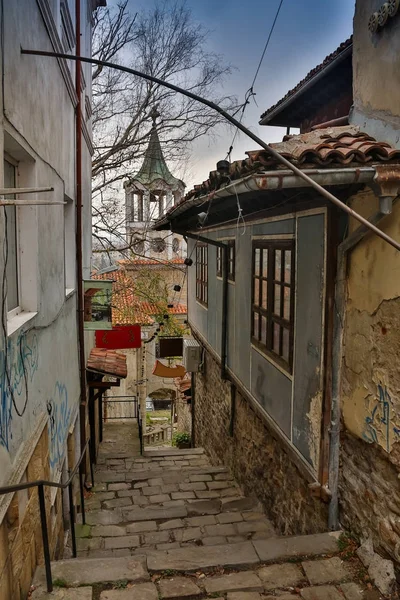 Tipikus utca a régi város, Veliko Tarnovo, Bulgária — Stock Fotó