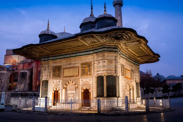 Yeni cami Moschee die neue Moschee in Istanbul, Türkei — Stockfoto