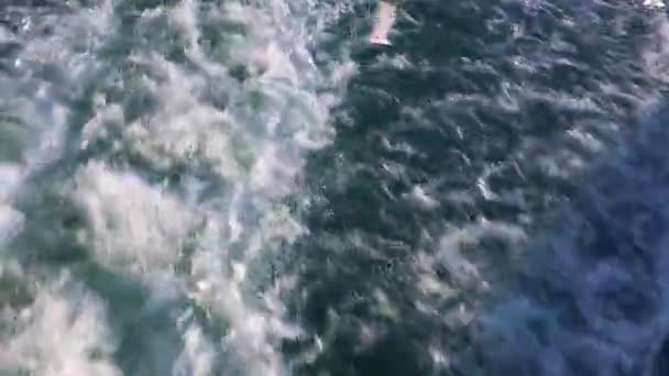 Un tir POV d'un hors-bord en Australie 