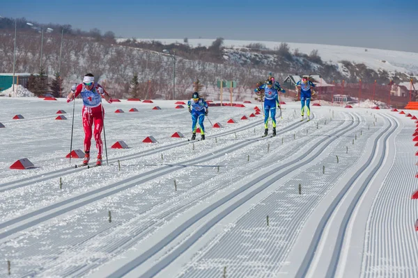 KAZAKHSTAN, ALMATY - FEBRUARY 25, 2018: Amateur cross-country skiing competitions of ARBA ski fest 2018. Participants from all over the republic competed for competitions and compete for medals. — Stock Photo, Image