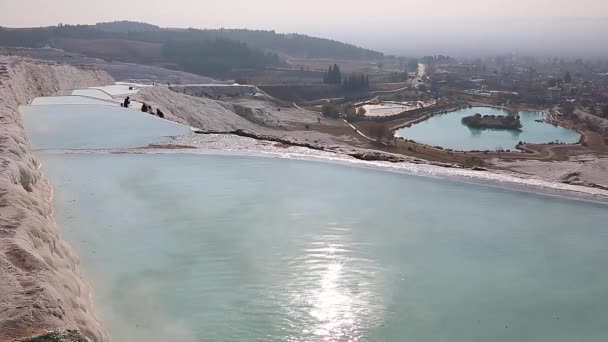 Havuzlar ve Traverten oluşumları pamukkale, Türkiye'nin su — Stok video