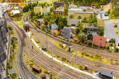 Şehir Petersburg St olup demiryolu şarkıları bir tren istasyonunda Grand-sahte Müzesi.