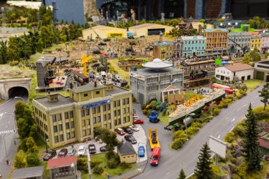 Şehir Petersburg St Grand-sahte Müzesi vadide tepeden panoramik görünümdür.