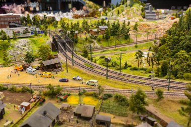 Şehir Petersburg St olup demiryolu şarkıları bir tren istasyonunda Grand-sahte Müzesi.