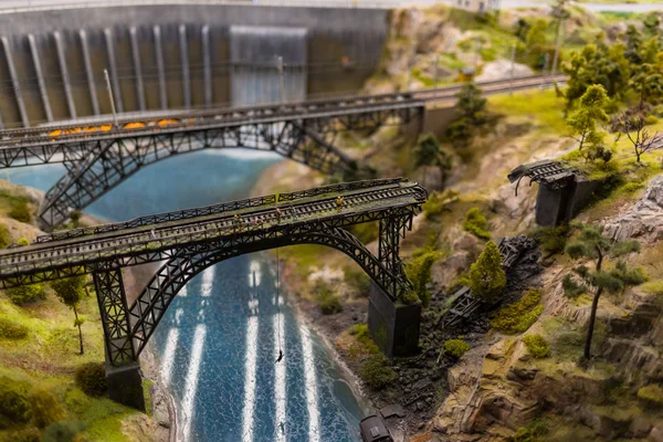 Barragem e arco-íris O Museu Grand-Mock é a cidade de São Petersburgo . — Fotografia de Stock