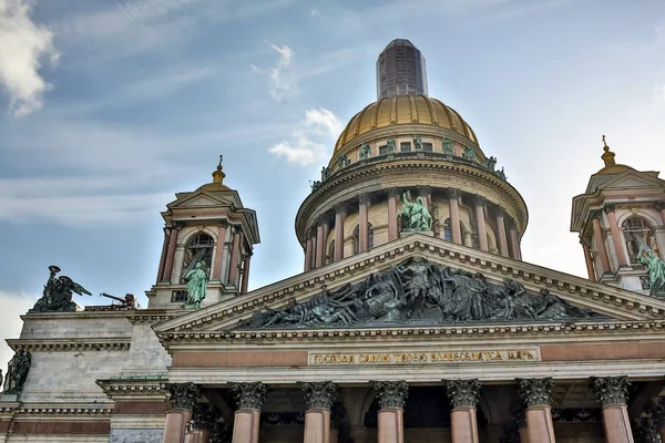 Saint Isaacs Katedrali veya Isaakievskiy Sobor Saint Petersburg, Rusya'nın en büyük Rus Ortodoks katedrali sobor şehir var. En büyük Ortodoks Bazilikası olduğunu. — Stok fotoğraf