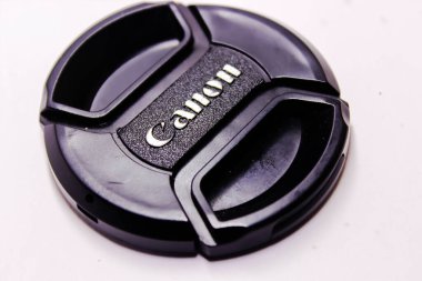 Canon mercek kapağının bir resmi