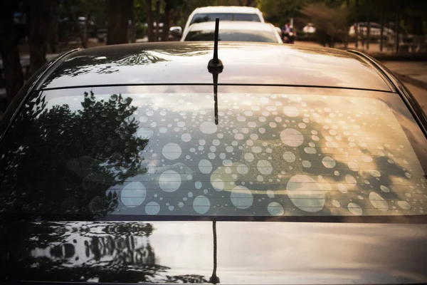 Standart olmayan otomatiğe maruz kalma cam filtreleri baloncukların görüşü etkilemesine neden olur. Kabindeki ısı sıcaklığını düşüren araç dekorasyon malzemeleri seçim önceliğine öncelik vermelidir.