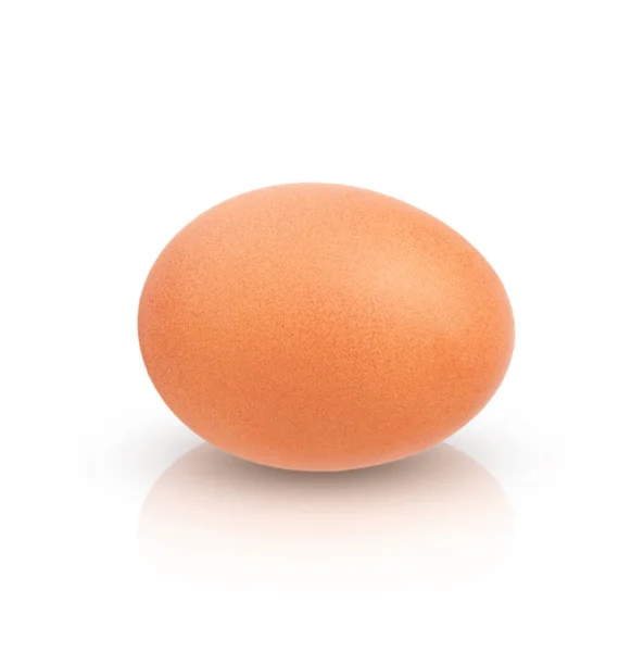 将鸡蛋在白色背景上与剪裁路径隔离 用于图形设计 这种食物是从蛋白质含量高 适合健康意识强的人的母鸡那里获得的 — 图库照片