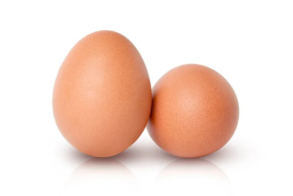 将鸡蛋与白色背景隔离 用截断路径进行图形设计 这种食物是从蛋白质含量高 适合健康意识强的人的母鸡那里获得的 — 图库照片