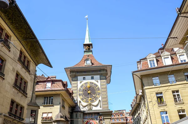 Zytglogge, een markante middeleeuwse toren in Bern, Zwitserland. Een van Berns meest herkenbare symbolen en het oudste monument van de stad. 15e-eeuwse astronomische klok, een belangrijke toeristische attractie — Stockfoto