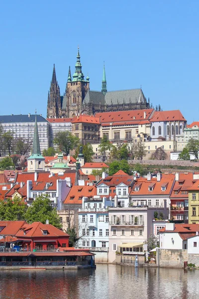 Impresionante Horizonte Praga República Checa Con Castillo Praga Dominante Centro — Foto de Stock