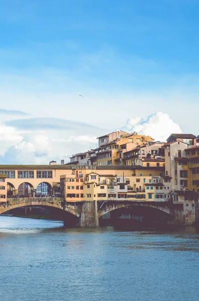 Kända Ponte Vecchio Bridge Medeltida Stenbro Över Arno River Florens — Stockfoto