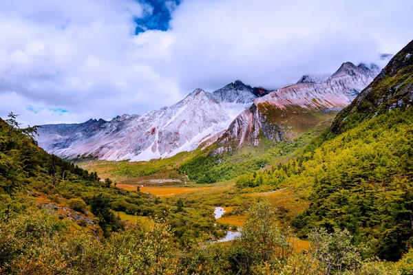 Yading reserva natural — Fotografia de Stock