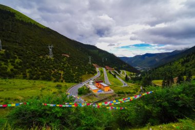 Yayla yolu Daocheng, China