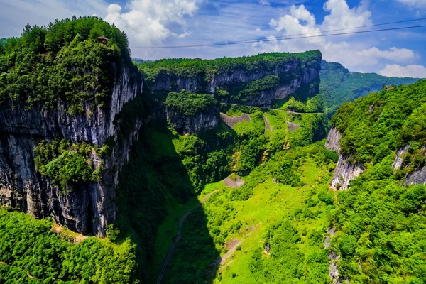 Big green cliff — Stock Photo, Image