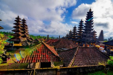 Taman Ayun Tapınağı (Bali, Endonezya) güzel bir güneşli gün