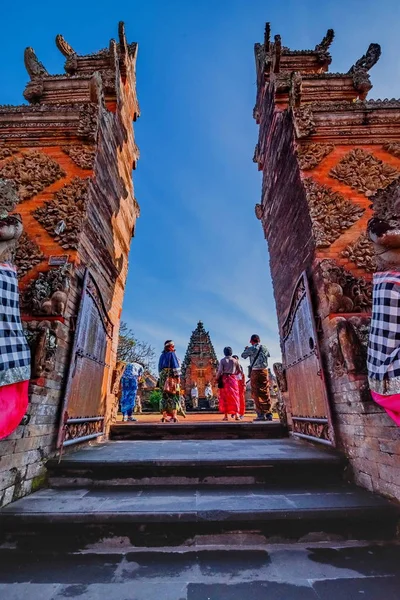 Главный вход в храм страны в Бали, Индонезия . — стоковое фото