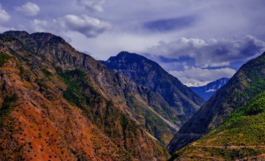 Karakurum karayolu ve Vadisi görüntülemek