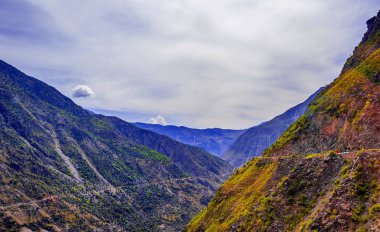 Karakurum karayolu ve Vadisi görüntülemek