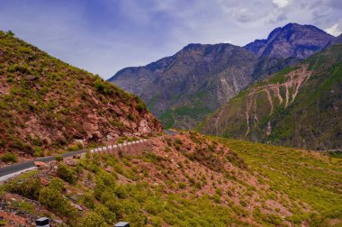 Karakurum karayolu ve Vadisi görüntülemek