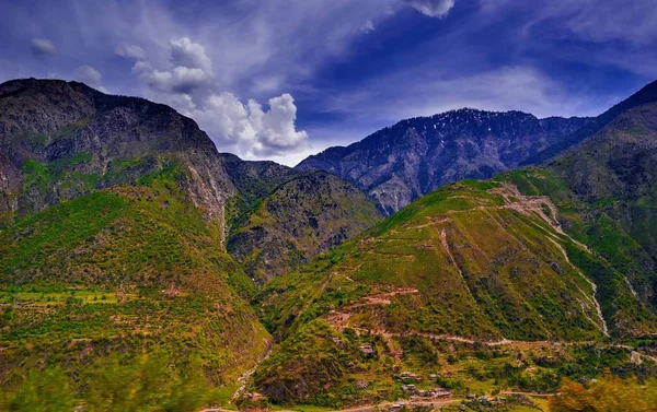 Vista sull'autostrada karakoram e sulla valle — Foto Stock