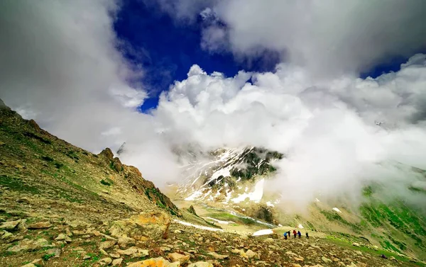 Belle vue sur la montagne avec neige de Sonamarg, Jammu-et-Cachemire, Inde — Photo