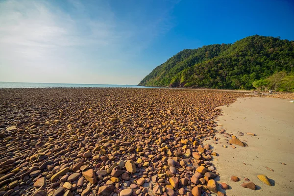 Sunrise beach ve deniz