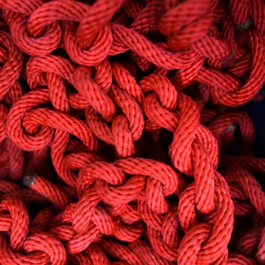 Kırmızı tırmanma halat