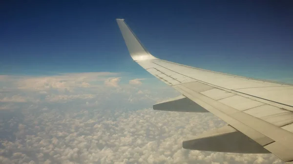 Luftaufnahme aus dem Flugzeug — Stockfoto