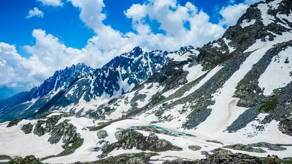 Krásná horská krajina Sonamarg, stát Kašmír, Indie — Stock fotografie