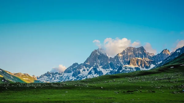 Sonamarg, Kaşmir devlet, Hindistan, güzel dağ manzarası