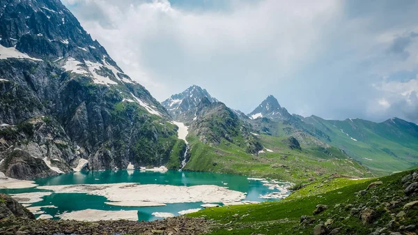 Krásná horská krajina Sonamarg, stát Kašmír, Indie — Stock fotografie