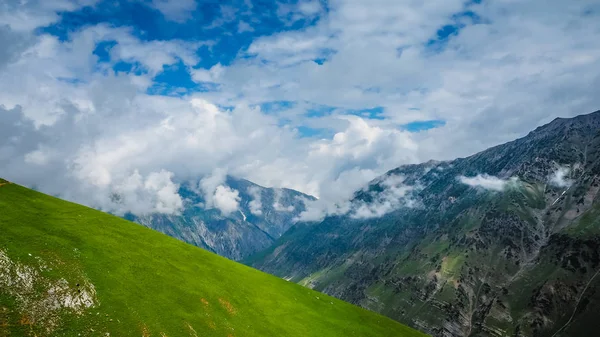 Krásná horská krajina Sonamarg, stát Kašmír, Indie — Stock fotografie
