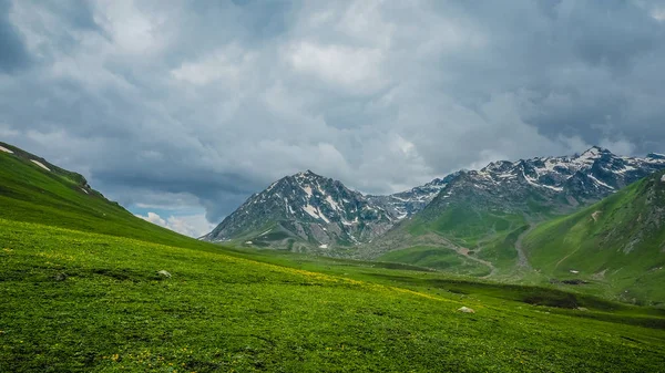 Sonamarg，印度克什米尔邦的美丽的山地景观 — 图库照片