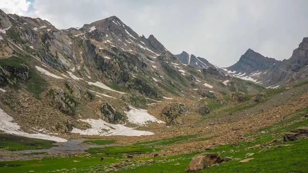 Sonamarg，印度克什米尔邦的美丽的山地景观 — 图库照片