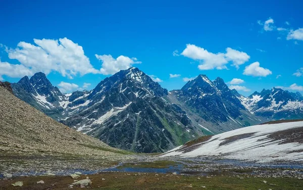 Beau paysage de montagne de Sonamarg, État du Cachemire, Inde — Photo