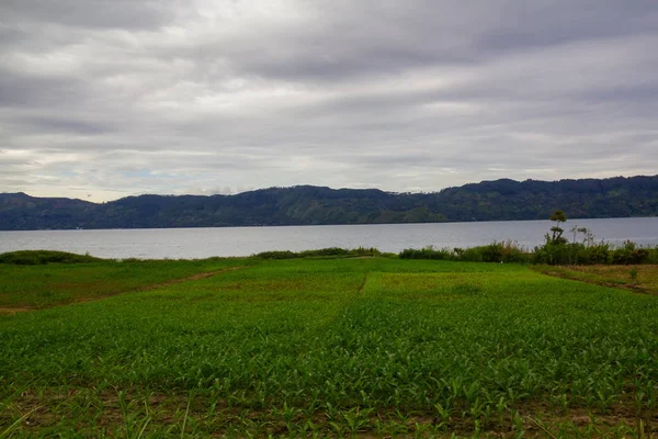 Ländliche szene von tuk tuk island, indonesien — Stockfoto