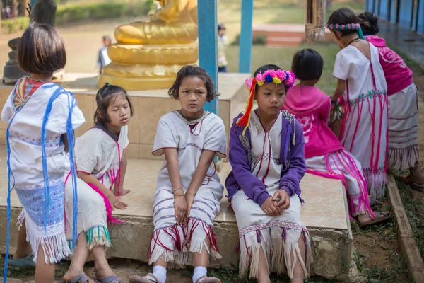 KAMPHAENGPHET, TAILANDIA - 08 de enero de 2014 Todos los grupos étnicos en Tailandia son muy pobres, pero tienen una cultura hermosa. —  Fotos de Stock