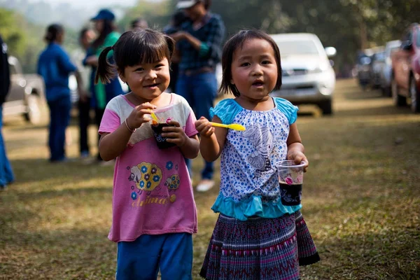 KAMPHAENGPHET, TAILANDIA - 08 de enero de 2014 Todos los grupos étnicos en Tailandia son muy pobres, pero tienen una cultura hermosa. —  Fotos de Stock