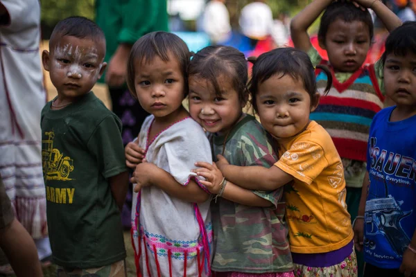 KAMPHAENGPHET, TAILANDIA - 08 de enero de 2014 Todos los grupos étnicos en Tailandia son muy pobres, pero tienen una cultura hermosa. —  Fotos de Stock