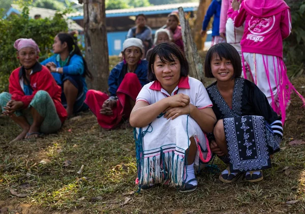 KAMPHAENGPHET, TAILANDIA - 08 de enero de 2014 Todos los grupos étnicos en Tailandia son muy pobres, pero tienen una cultura hermosa. — Foto de Stock