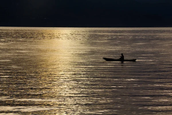 Zonsopgang Met Reflecties Lake Toba Samosir Eiland Indonesië — Stockfoto