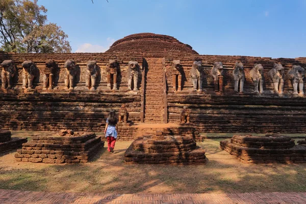 Antigua Estatua Elefante Wat Chang Rop Kamphaeng Phet Historical Park — Foto de Stock